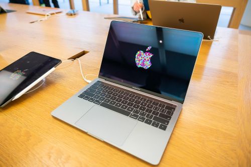 Mua 3 chiếc MacBook, suýt bị lừa hơn 120 triệu đồng