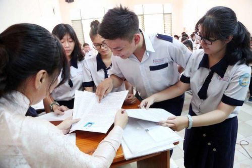 Bộ GD&ĐT sẽ hướng dẫn các trường ĐH tuyển bổ sung thí sinh điểm cao nhưng trượt nguyện vọng 1