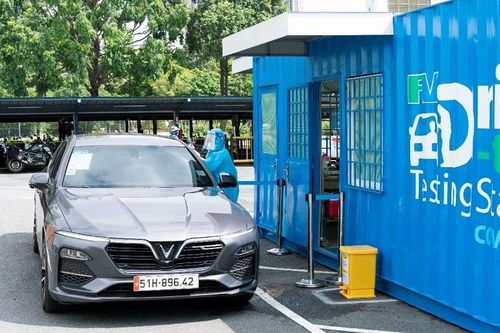 Trạm xét nghiệm Covid-19 theo mô hình Drive-Thru đầu tiên tại Việt Nam