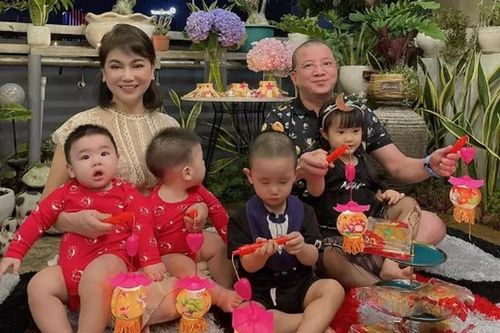Diệp Lâm Anh cho bố mẹ chồng lên sóng sau ồn ào hôn nhân