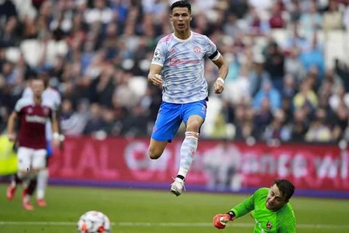 Ronaldo 'bứt tốc' kinh hoàng 32,51km/h dù 36 tuổi