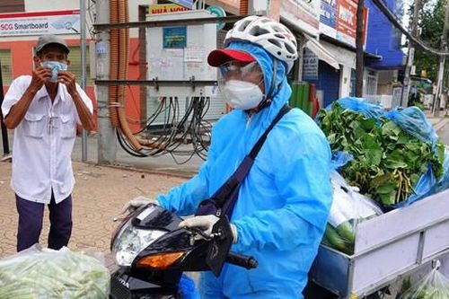 Người đàn ông làm 'chuyện bao đồng', kết nối hỗ trợ hơn 50 tấn rau củ cho bà con vùng dịch