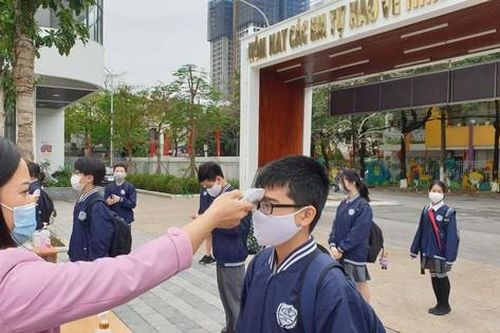 Hà Nội cân nhắc cho học sinh 'vùng xanh' quay lại trường học