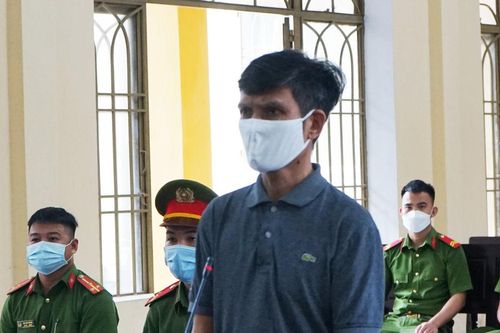 Dùng dao chém người vì nhớ lại chuyện cũ