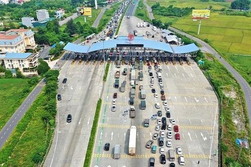 Người dân ở Thủ đô muốn về quê băn khoăn việc xin giấy đi đường
