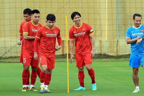 Công Phượng tiếp tục 'xé lưới' đàn em U22