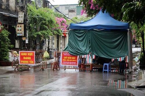 Xác minh thông tin Phó Chủ tịch xã uống bia với các đối tượng cách ly