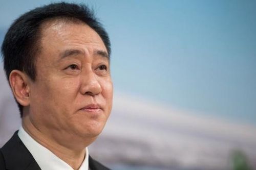 Chủ tịch Evergrande, người đang gánh khoản nợ 300 tỷ USD là ai?