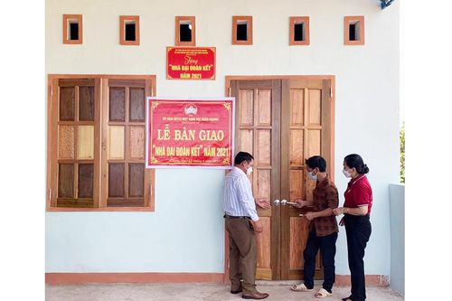 Kbang: Bàn giao 5 nhà 'Đại đoàn kết' cho hộ nghèo