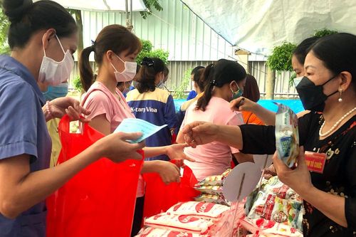 Phù Ninh: Tổ chức phiên chợ 0 đồng