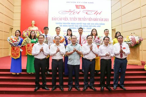 Hội thi báo cáo viên, tuyên truyền viên giỏi huyện Cẩm Khê