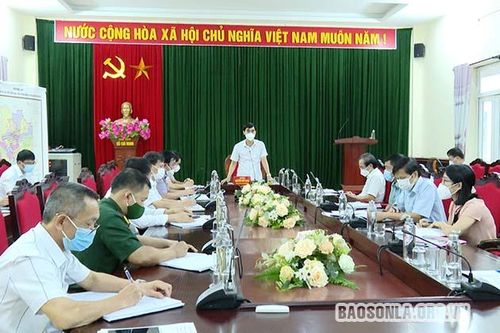 Phù Yên đẩy nhanh làm lán trại cách ly tập trung