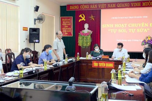 Tự soi, tự sửa để ngăn chặn, đẩy lùi các biểu hiện suy thoái