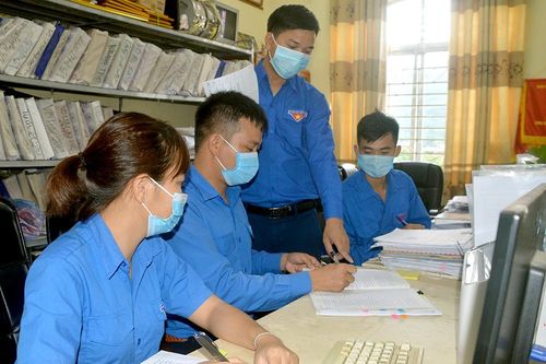 Cầm tay chỉ việc trong bồi dưỡng cán bộ Đoàn cấp cơ sở