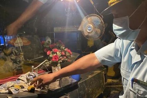 Phát hiện một phụ nữ vận chuyển hơn nửa kg vàng qua cửa khẩu