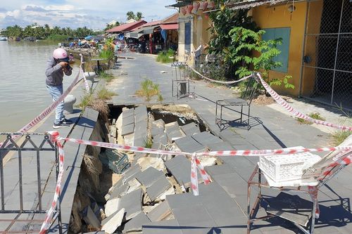 Kè hàng trăm tỷ đồng sụt lún, nhà dân trong khu phố cổ Hội An bị uy hiếp