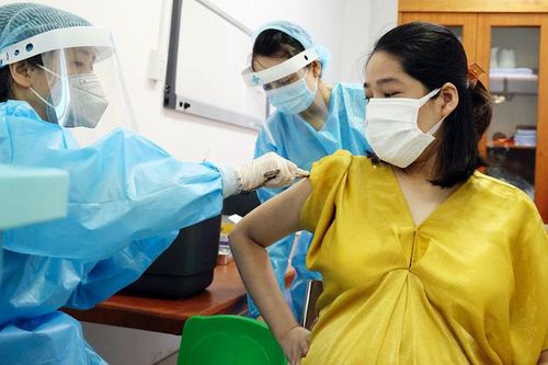 Tiêm đủ hai mũi vắc xin vẫn có thể mắc bệnh và trở thành nguồn lây