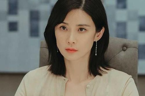 Chị chồng mắng té tát 'không chăm được mẹ thì để em trai lấy vợ khác', tôi có hành động khiến ả tối mặt