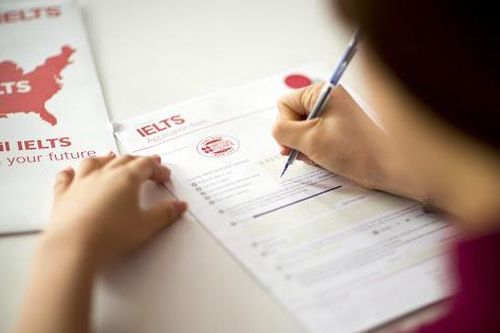 Khi điểm chuẩn Đại học cao 'ngất ngưởng': Điểm IELTS trở thành cứu cánh cho nhiều thí sinh