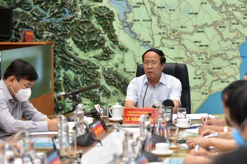 Tránh 'thiệt hại kép' do bão lũ và dịch bệnh