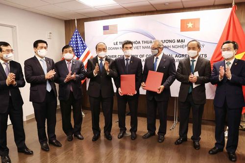 Chủ tịch nước chứng kiến Lễ trao thỏa thuận hợp tác giữa liên danh Công ty Kinh Bắc, Công nghệ viễn thông Sài Gòn và Tập đoàn Quantum