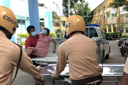 Hỗ trợ sản phụ trong tâm dịch đến bệnh viện sinh con an toàn