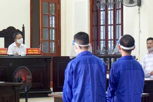 Phút sa ngã của 2 học sinh nhận lời vận chuyển ma túy
