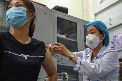 Thủ tướng: Không được thu phí tiêm chủng vắc xin phòng COVID-19 của người dân