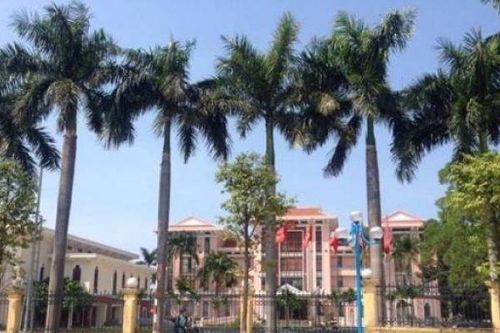 Khởi tố mỹ nhân giả cán bộ phòng tài nguyên và môi trường để lừa đảo