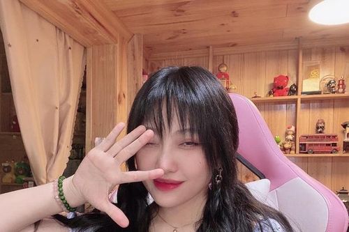 Ca sĩ Lương Minh Trang bất ngờ thông báo dương tính với COVID-19