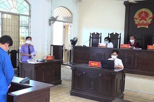 18 tháng tù cho kẻ tổ chức cho người khác nhập cảnh trái phép