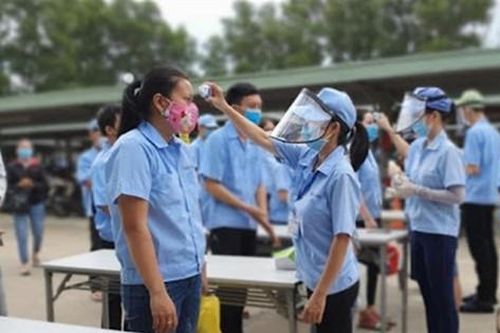 Doanh nghiệp kêu xét nghiệm COVID-19 mỗi nơi một giá