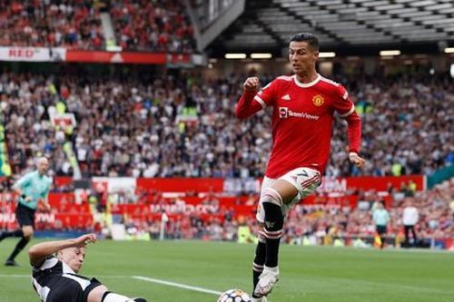 Vì sao HLV M.U Solskjaer không cho Ronaldo ra sân trong trận thua West Ham?