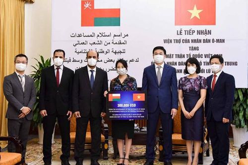 Oman ủng hộ miền Trung phòng chống bão lũ