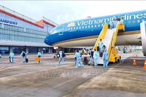 Sân bay Vân Đồn đón hơn 300 khách có 'hộ chiếu vaccine' từ Pháp