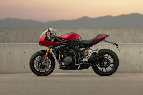 Ngắm Triumph Speed Triple 1200 RR: Công suất 177 mã lực, giá 20.950 USD,