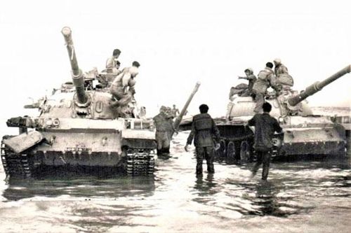 Israel sử dụng vũ khí và trang thiết bị chiến lợi phẩm như thế nào?