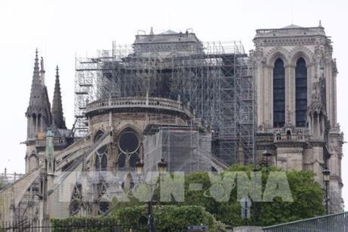 Các nhà tài trợ góp gần 1 tỷ euro phục dựng Nhà thờ Đức Bà ở Paris (Pháp)