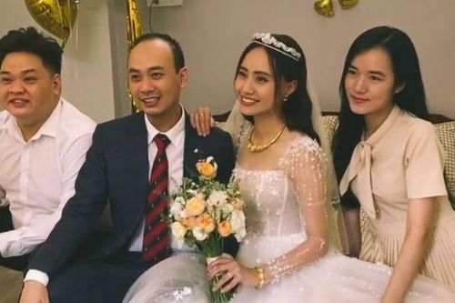 MC thời tiết xinh đẹp của VTV làm lễ ăn hỏi ngay sau khi Hà Nội nới lỏng giãn cách