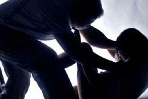 Gã đàn ông bệnh hoạn lẻn vào trường tiểu học xâm hại 3 bé gái