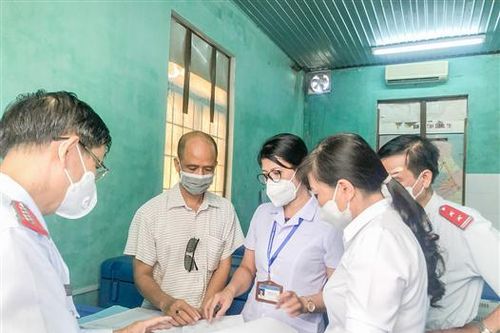 Đoàn công tác Bộ Y tế kiểm tra việc phòng, chống COVID-19 tại Quảng Trị