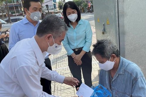 Thành phố Hồ Chí Minh phấn đấu kiểm soát dịch Covid-19 trước ngày 30-9