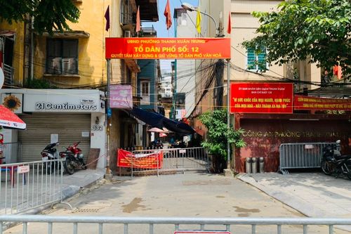 Nhìn lại một tháng bùng phát ổ dịch 'nóng' nhất Thủ đô
