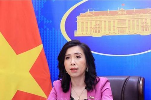 Việt Nam phản đối Trung Quốc đưa vận tải cơ ra Trường Sa