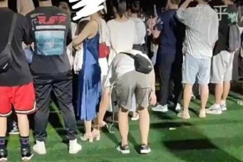 Vừa khai giảng đã chụp lén các bạn nữ, nam sinh bị đuổi học