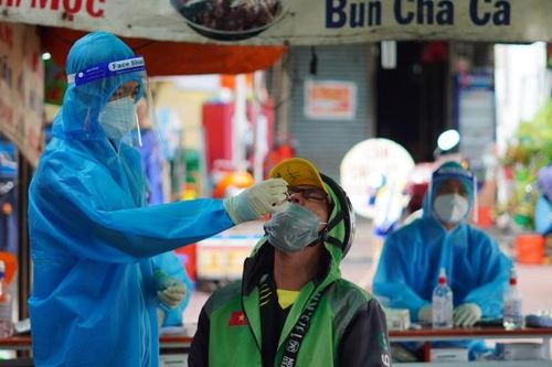 TP. HCM: Hàng loạt tài xế công nghệ phải tự trả tiền xét nghiệm
