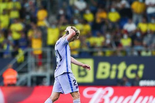 Thầy và trò cùng nhận thẻ đỏ, Barcelona chạm mốc tệ nhất sau 18 năm