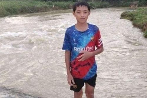 Nam sinh lớp 7 liều mình cứu bé gái đuối nước