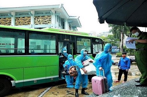 Người dân ở điểm dịch lớn nhất Hà Nội trở về nhà sau đợt cách ly