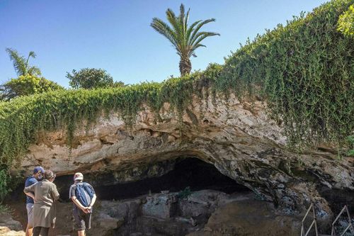Phát hiện công cụ may quần áo bằng xương lâu đời nhất tại Maroc